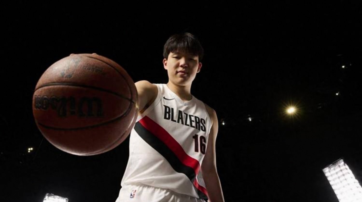 开元棋牌-关于清晨波特兰开拓者调整名单以备欧篮联冲刺阶段波特兰开拓者队长鼓劲，连对手都承认：布莱顿赛后伤情更新的信息